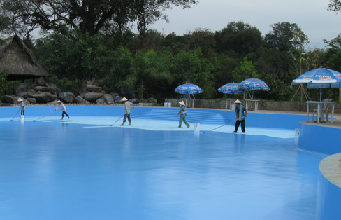 Sơn sàn epoxy cho bể bơi